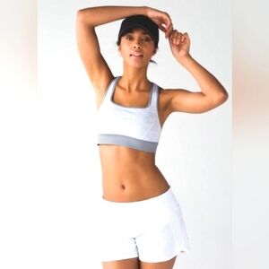 Lululemon Women's Grey and Silver Bra 36D